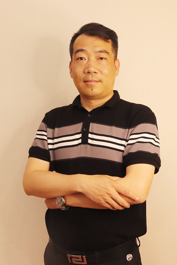 三原冯少坤 本科学历,毕业于陕西师范大学
