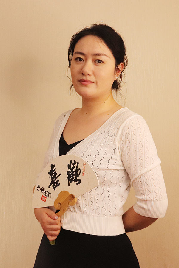 三原石亚利 研究生学历,毕业于陕西师范大学