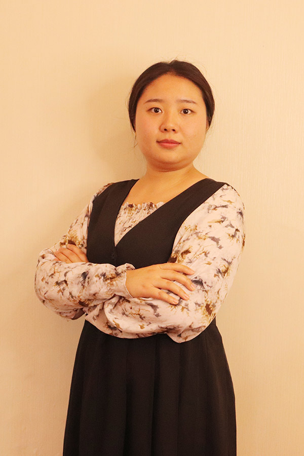 三原何爱玲 本科学历，优秀班主任